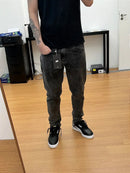 Calça jeans stoned (slim fit)