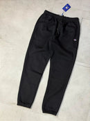 Calça moletom Champion “Relaxed” (preta)